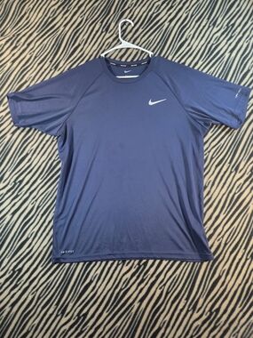 Nike Swim Men's Essential Dri-FIT UV UPF 40+ Short Sleeve Hydroguard T-Shirt